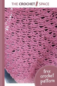 lovely paradis crocheted shawl || https://thecrochetspace.com