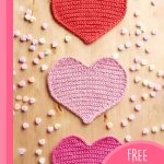 Loving Hearts Crochet Dishcloth. 3x heart in a vertical row || thecrochetspace.com