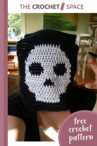 manly skull crocheted scarf || editor