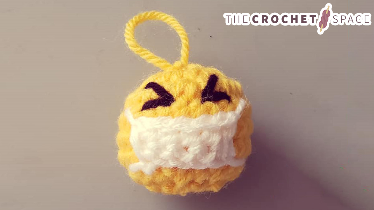Mask Up Crochet Ornament || thecrochetspace.com