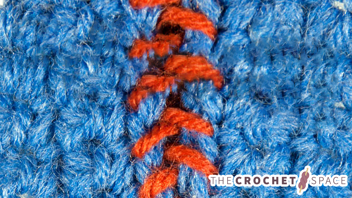 Mattress Stitch Seaming || thecrochetspace.com