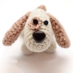 Adorable Crocheted Puppy. Front view close up of head || thecrochetspace.com