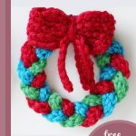 Mini Wreath Crochet Ornament || thecrochetspace.com