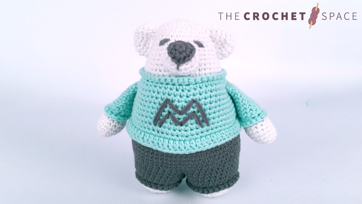 Master Malcolm Crochet Bear || thecrochetspace.com