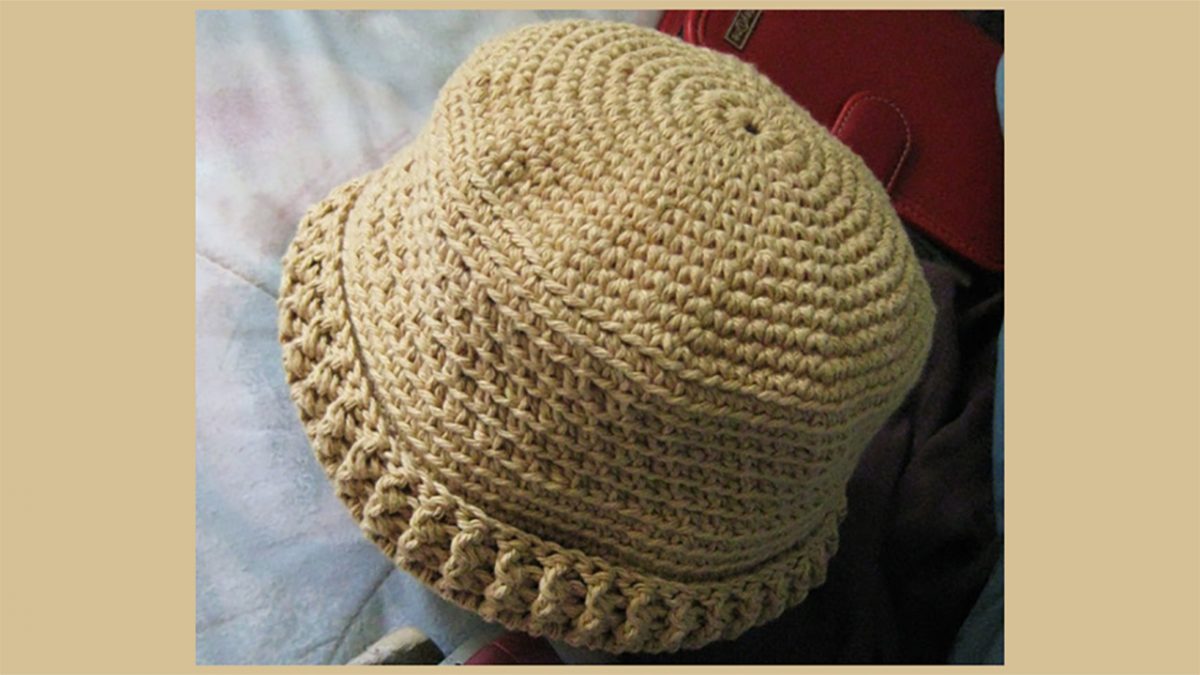 Momma Pia Crochet Hat || thecrochetpattern.com