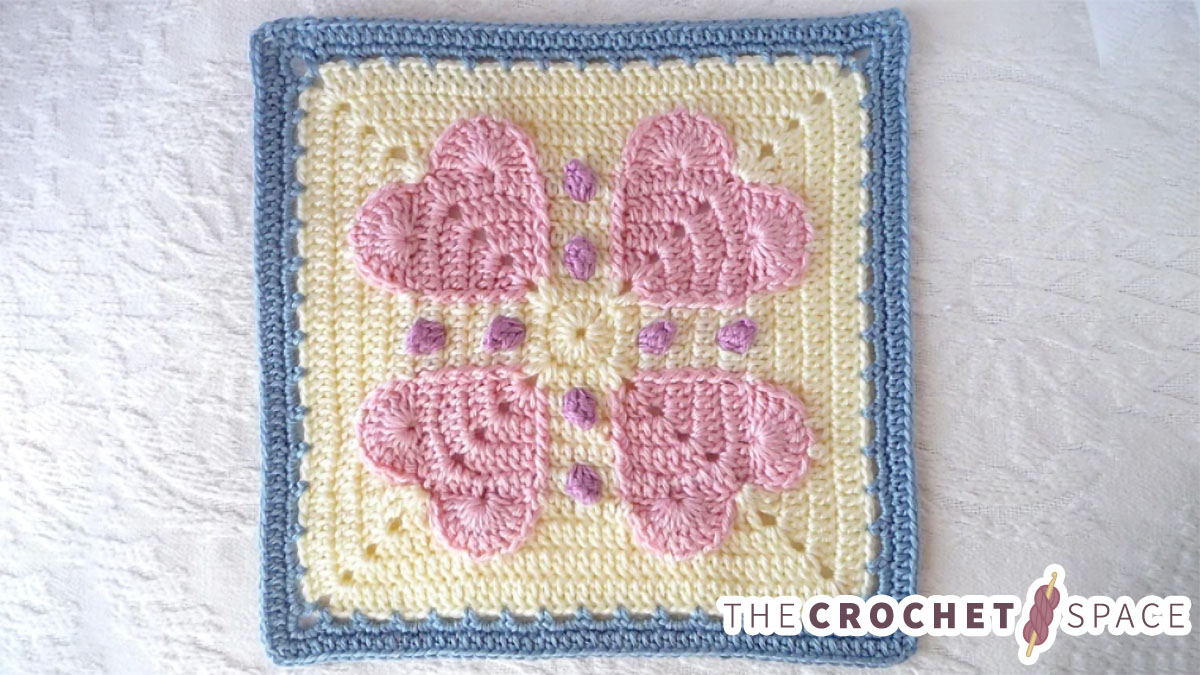 Never Ending Love Crocheted Square || thecrochetspace.com