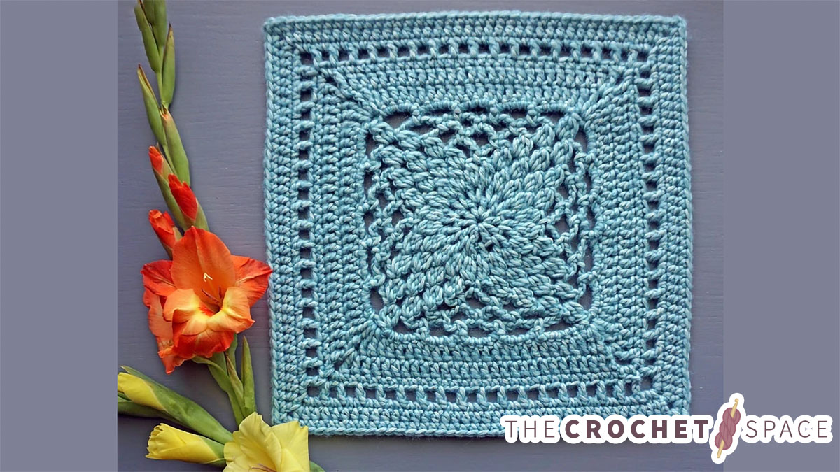 origami flower crocheted square || editor