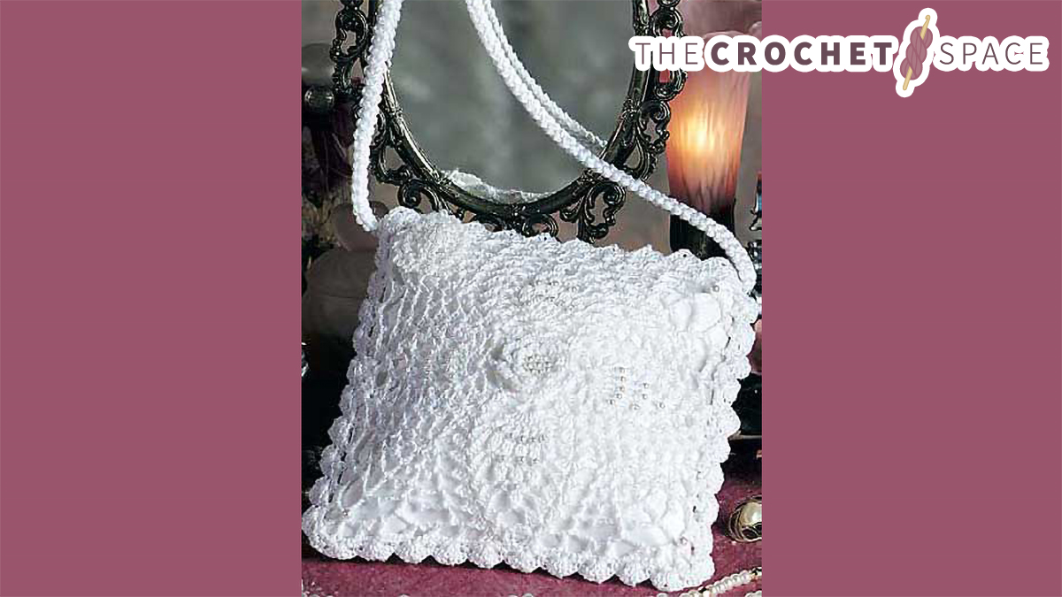 Pineapple Lace Crochet Bag || thecrochetspace.com