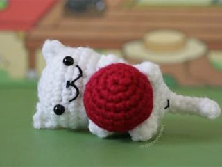Playtime Crochet Kitty Cat || thecrochetspace.com