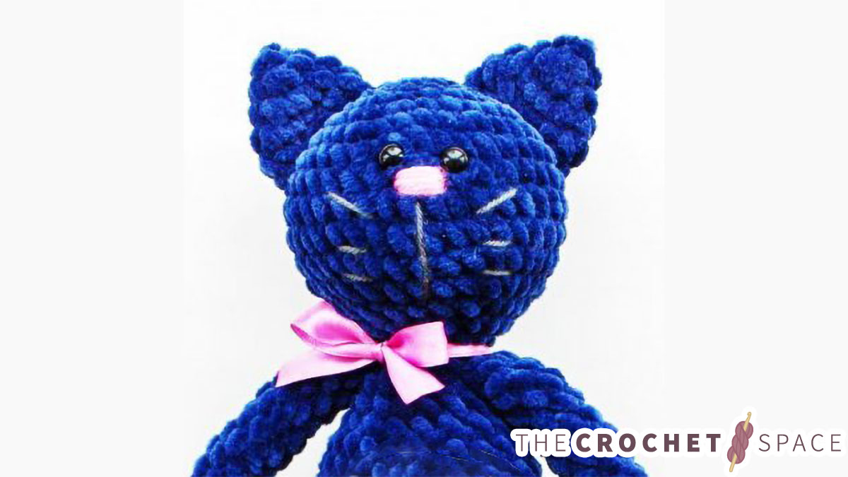 Plush Crochet Kitty Kat || thecrochetspace.com