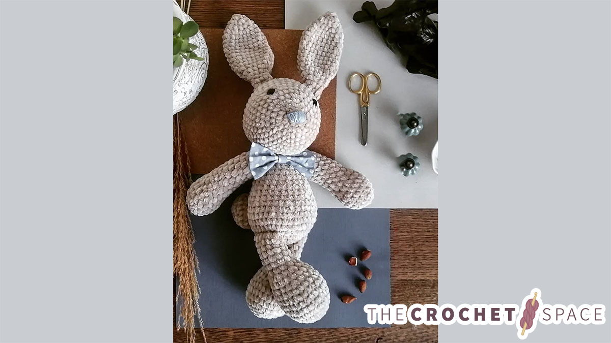 Plush Crochet Velvet Bunny || thecrochetspace.com