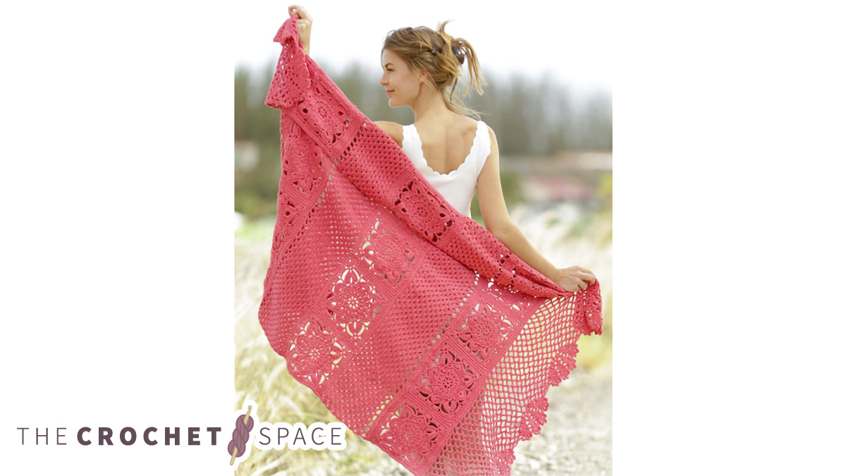 Poppy Fields Crocheted Blanket || thecrochetspace.com