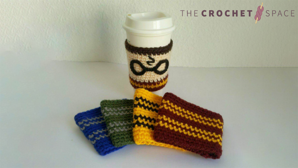 Potter Crochet Mug Cozy || thecrochetspace.com