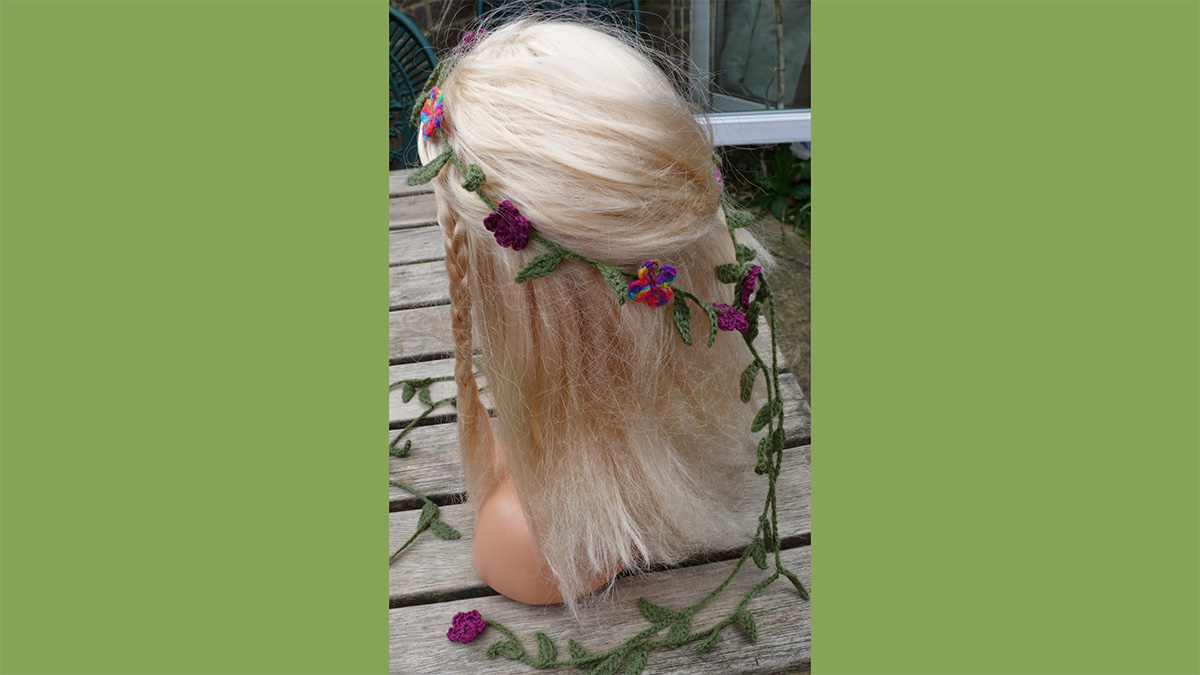 pretty crochet hair garland || editor