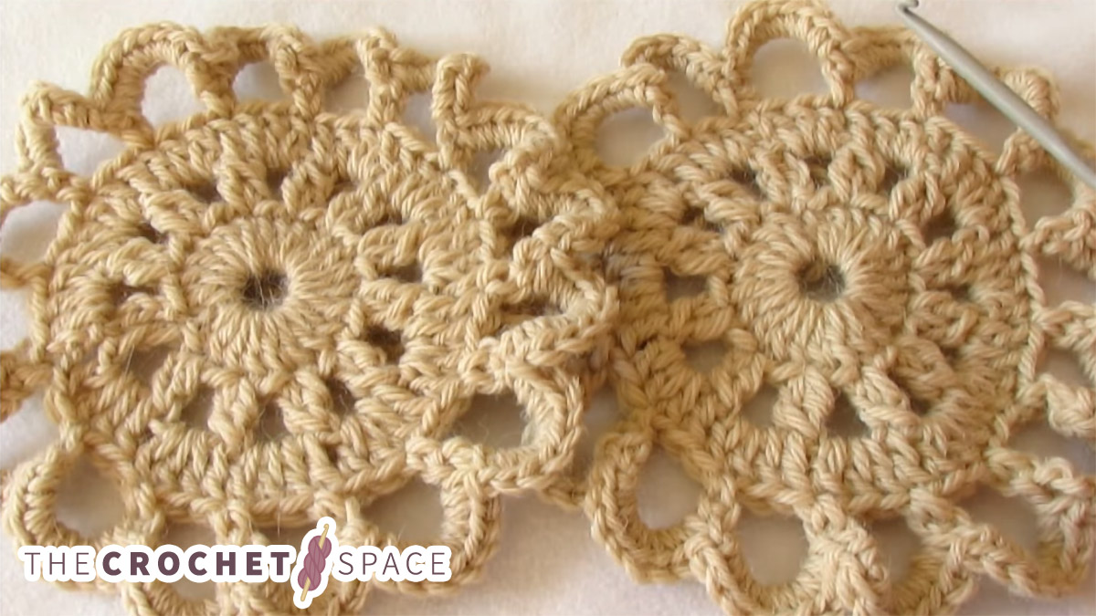 pretty crocheted coasters || editor