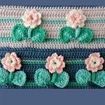 Pretty Crocheted Flower Stitch. Pretty flower with head, stem and leaves || thecrochetspace.com