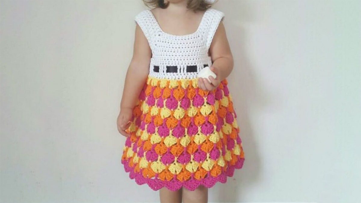 Pretty Fantail Crochet Dress || thecrochetspace.com