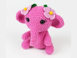 Pretty Pinky Crocheted Elephant || thecrochetspace.com