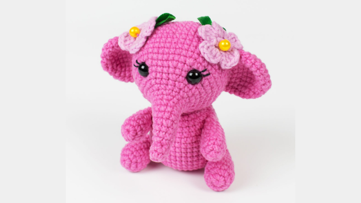 Pretty Pinky Crocheted Elephant || thecrochetspace.com
