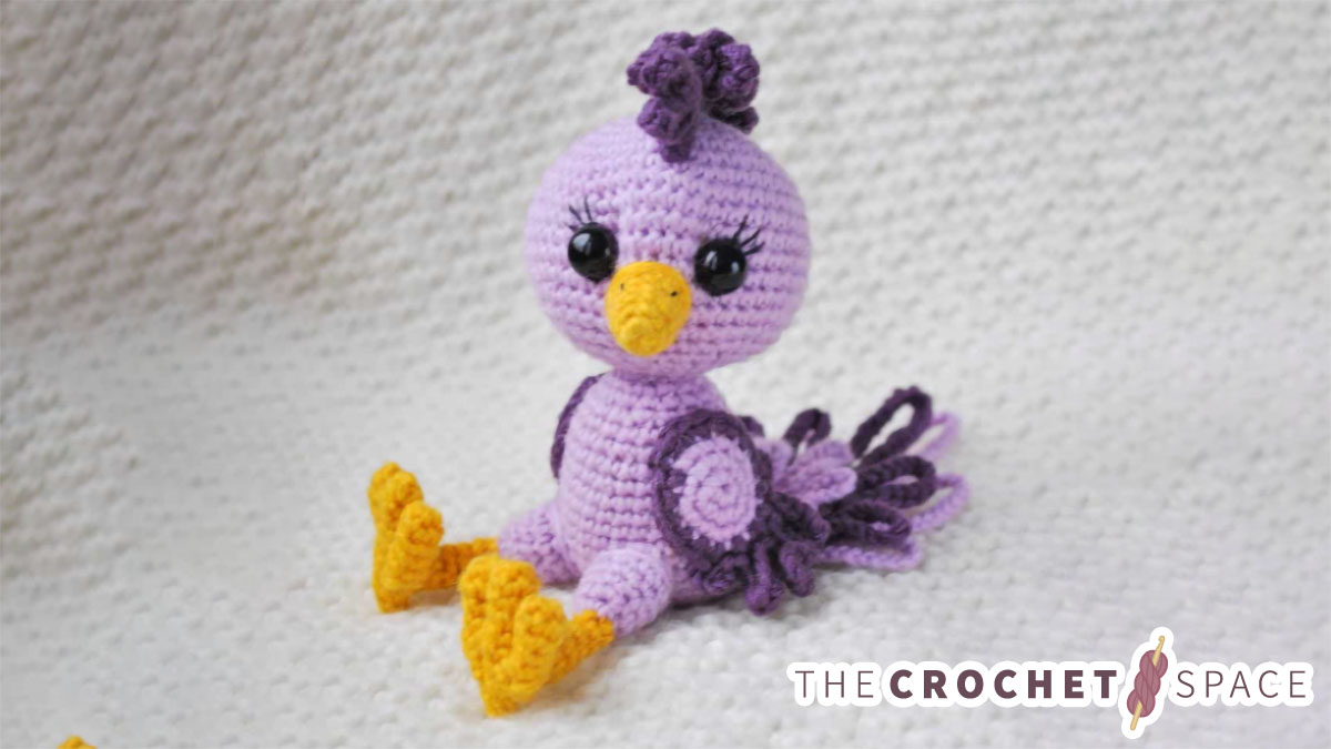 Pretty Spring Crochet Chick || thecrochetspace.com