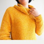 Purely Plush Crochet Sweatshirt. Crafted in a sunny yellow || thecrochetspace.com