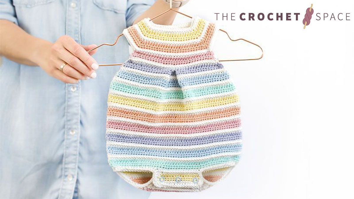 Rainbow Colors Crochet Romper || thecrochetspace.com