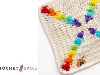 Rainbow Puff Crochet Square || thecrochetspace.com