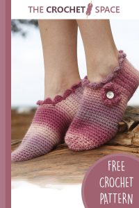 ruby crocheted slippers with flower || editor