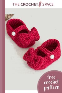 ruby red crocheted mary jane booties || https://thecrochetspace.com