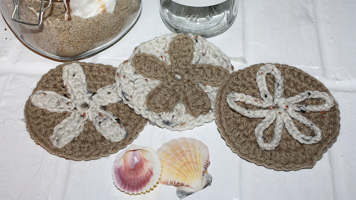 sand dollar crocheted coasters || editor