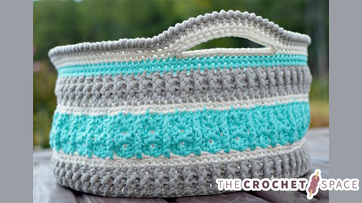 sea glass crocheted basket || editor