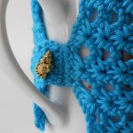 Seahorse Crocheted Mug Cozy. Mug Cozy fastening at hadle || thecrochetspace.com