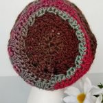 Seamless Crochet Fall Beanie . Hat view from behind || thecrochetspace.com
