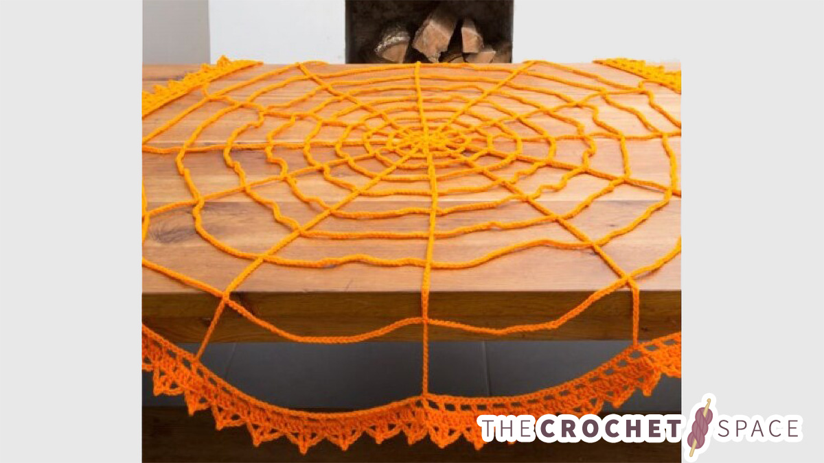 Seasonal Crochet Spiders Web || thecrochetspace.com