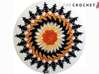 Seasonal Halloween Crochet Doily || thecrochetspace.com