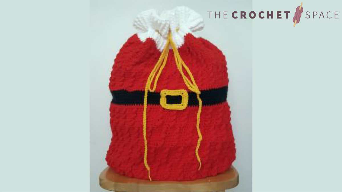 Seasonal Santa Crochet Sack || thecrochetspace.com