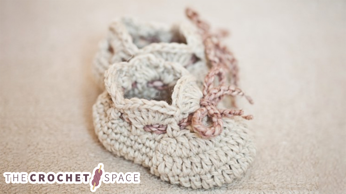 Seriously Cute Crochet Slippers || thecrochetspace.com