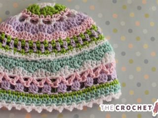 Shell Baby Crochet Beanie || thecrochetspace.com