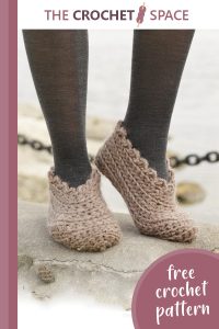 shifting sand crocheted slippers || editor