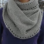 Simple Calm Crocheted Cowl. Crafted in dark grey || thecrochetspace.com