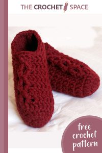 simple chunky cable crocheted slippers || editor