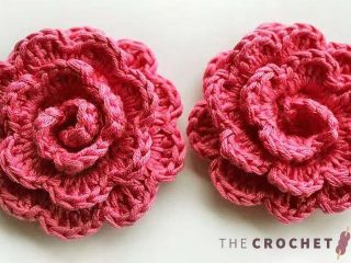 Simple Crocheted Red Roses || thecrochetspace.com