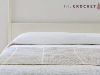 Simply Suitable Crochet Bedspread || thecrochetspace.com