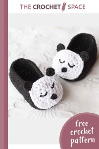 sleepy panda crocheted baby booties || editor