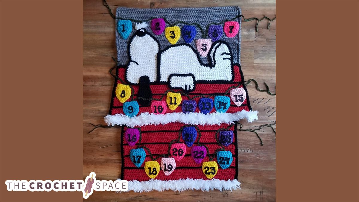 Snoopy Crochet Advent Calendar || thecrochetspace.com
