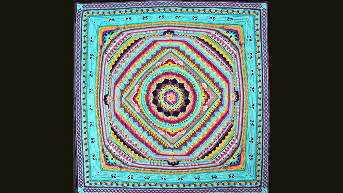 Sophie's Universe Crochet Cal || thecrochetspace.com