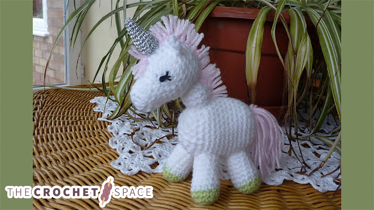 Sparkly Charley Crocheted Unicorn || thecrochetspace.com