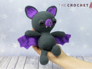 Spooky Halloween Bat || thecrochetspace.com
