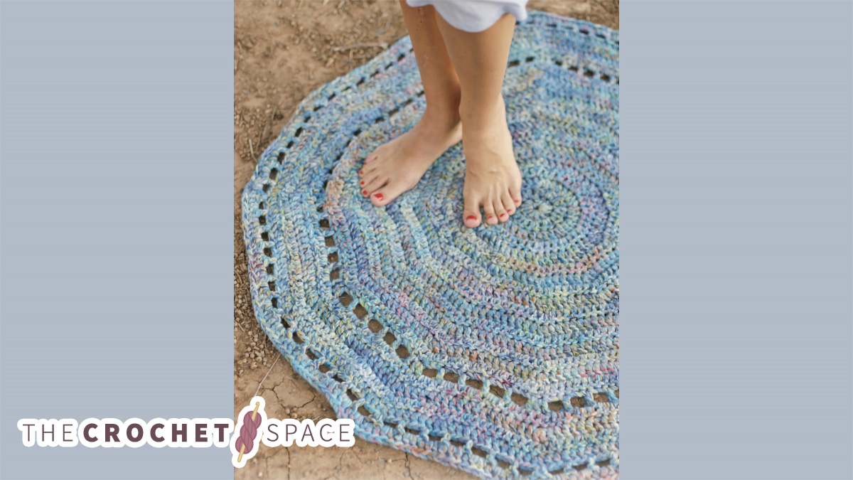 spring pond crocheted circular rug || editor