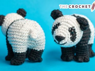 Amigurumi Standing Panda Bear || thecrochetspace.com